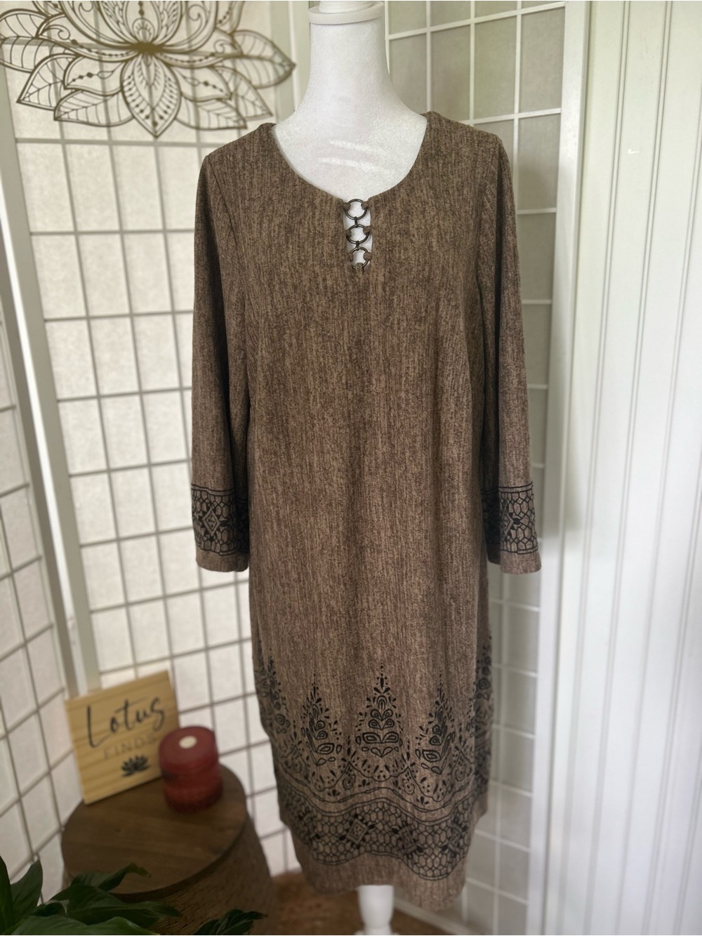 TACERA Brown Boho Border-Print Midi Dress labeled Size 1X—Fits L/XL